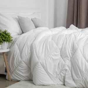 Ковдра HUGGY 200*210 см (350г/м2)